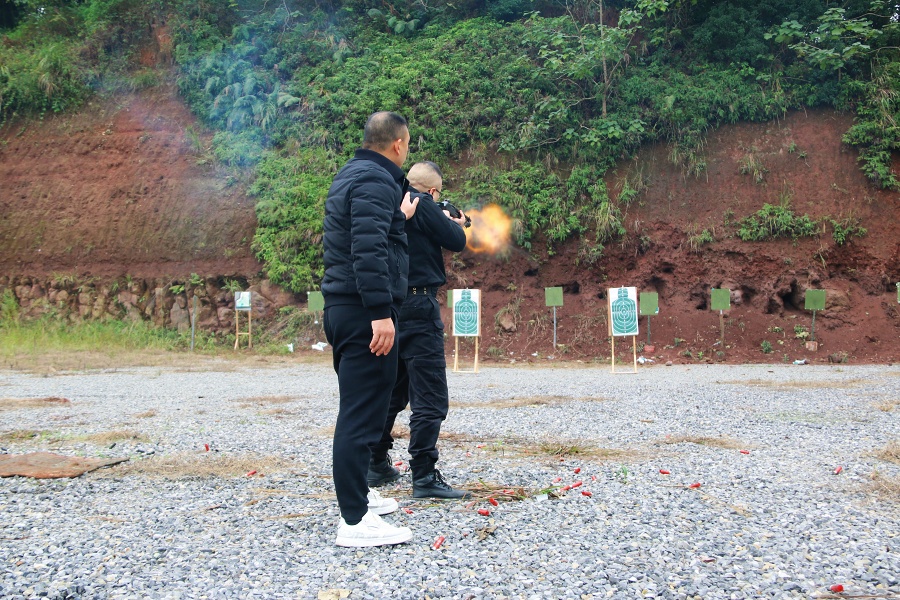 實彈射擊3.JPG